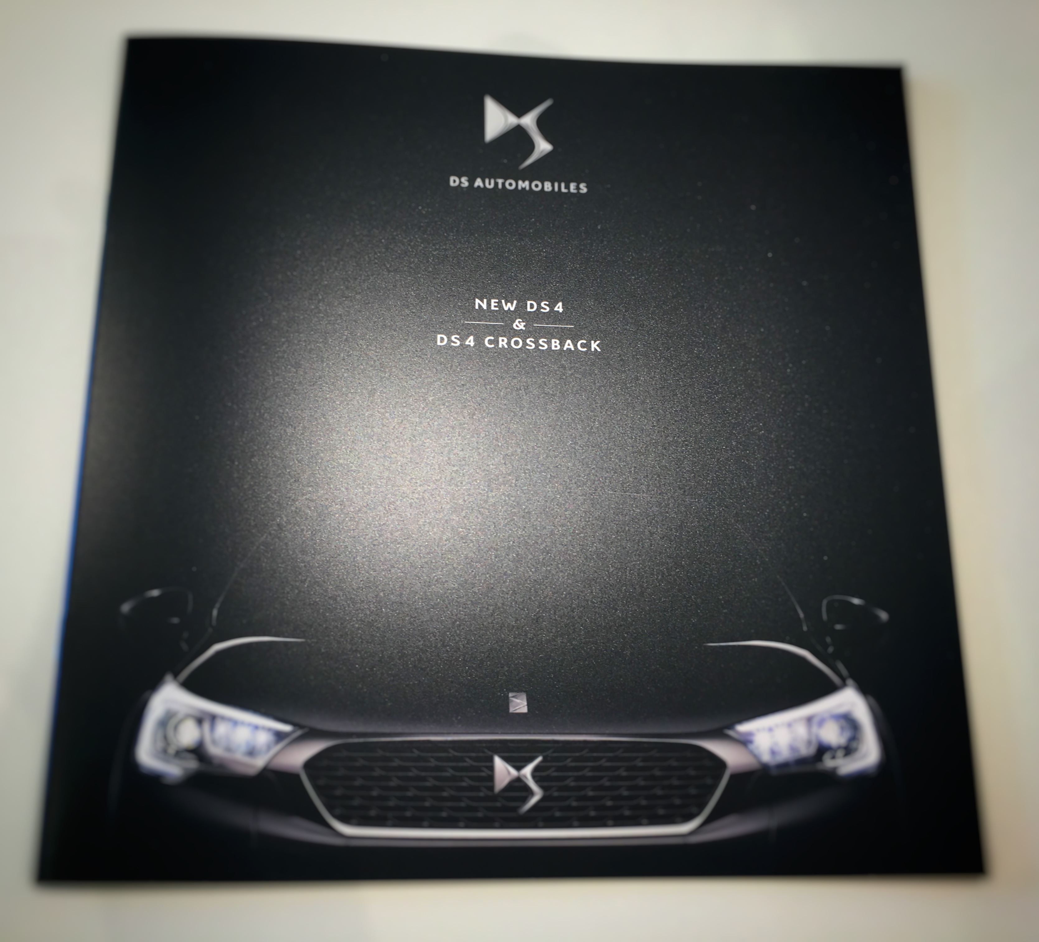 DS4　CROSSBACK　BlueHDiカタログ入荷☆