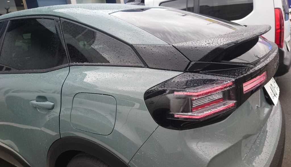 【NEW CITROEN C4 HYBRID】