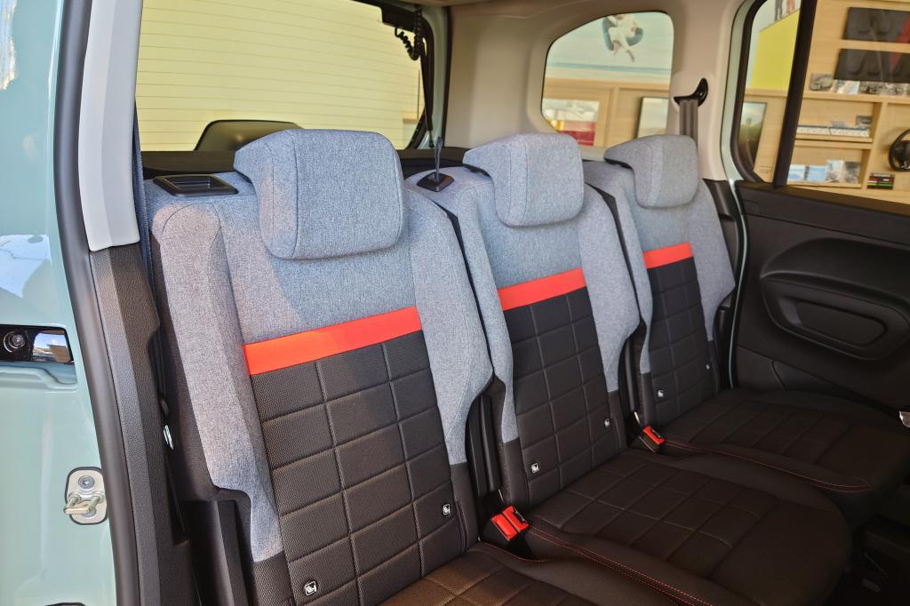 NEW BERLINGO アクアグリーン✨️