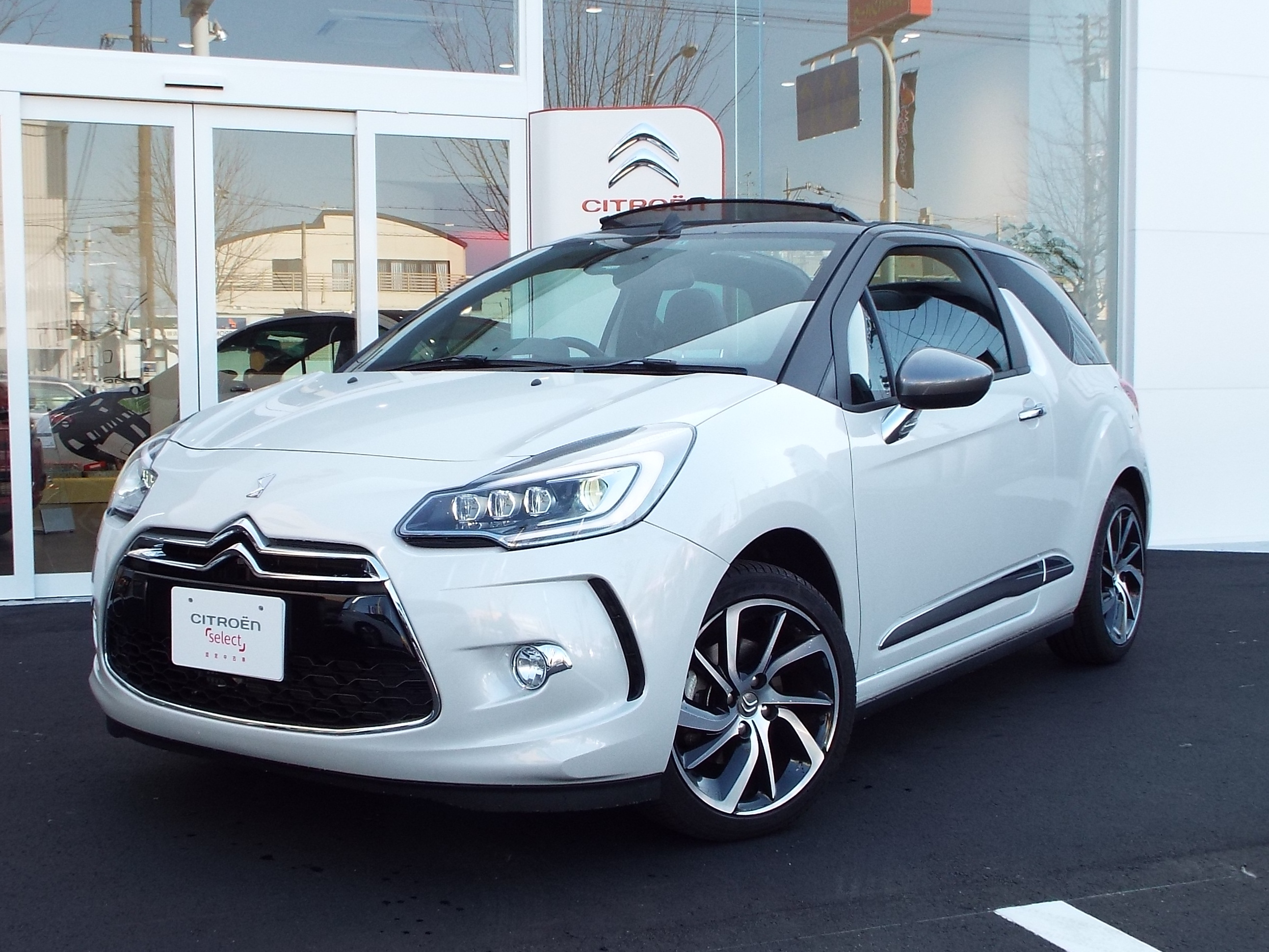 ＤＳ３カブリオレスポーツシック認定中古車入庫情報